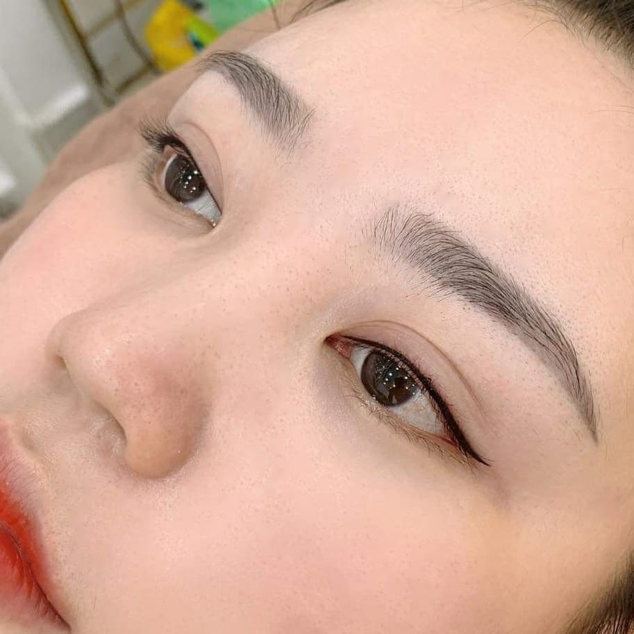 Phun mày tán bột thảo dược 2 Phun phăn mày tán bột thảo dược luôn được chị em phái đẹp ưu chuộng chọn lựa