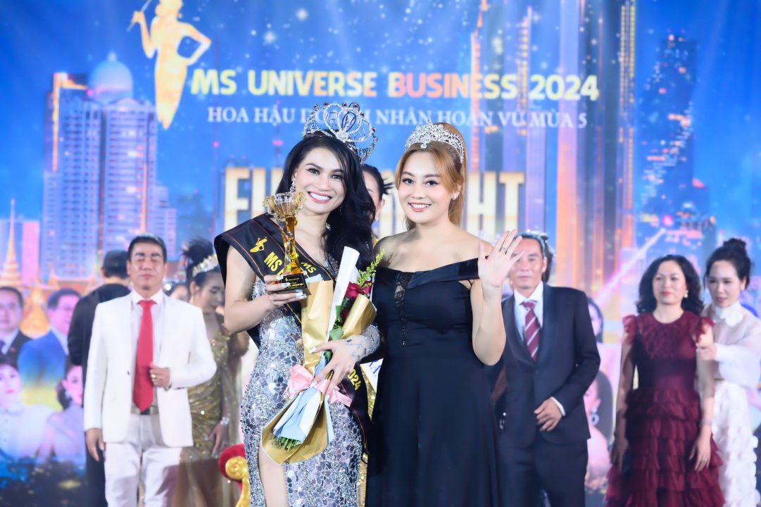 Ngồi ghế giám khảo và cố vấn sắc đẹp, Á khôi Phương Hoàng Anh khoe vẻ đẹp rạng ngời 15 phuong hoang anh 2